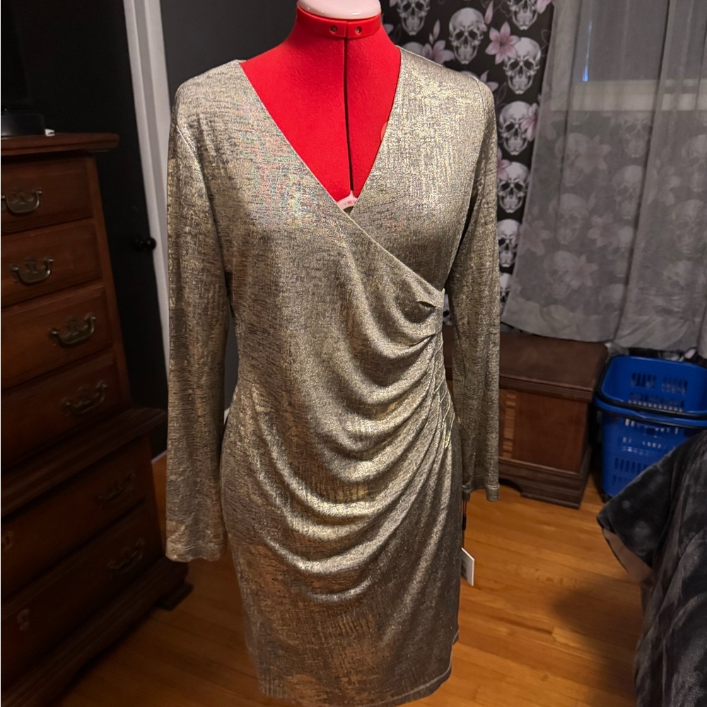 Elegant Gold Long-Sleeve Dress
